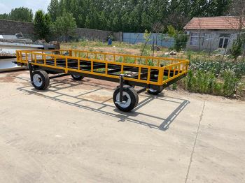 机场行李拖车